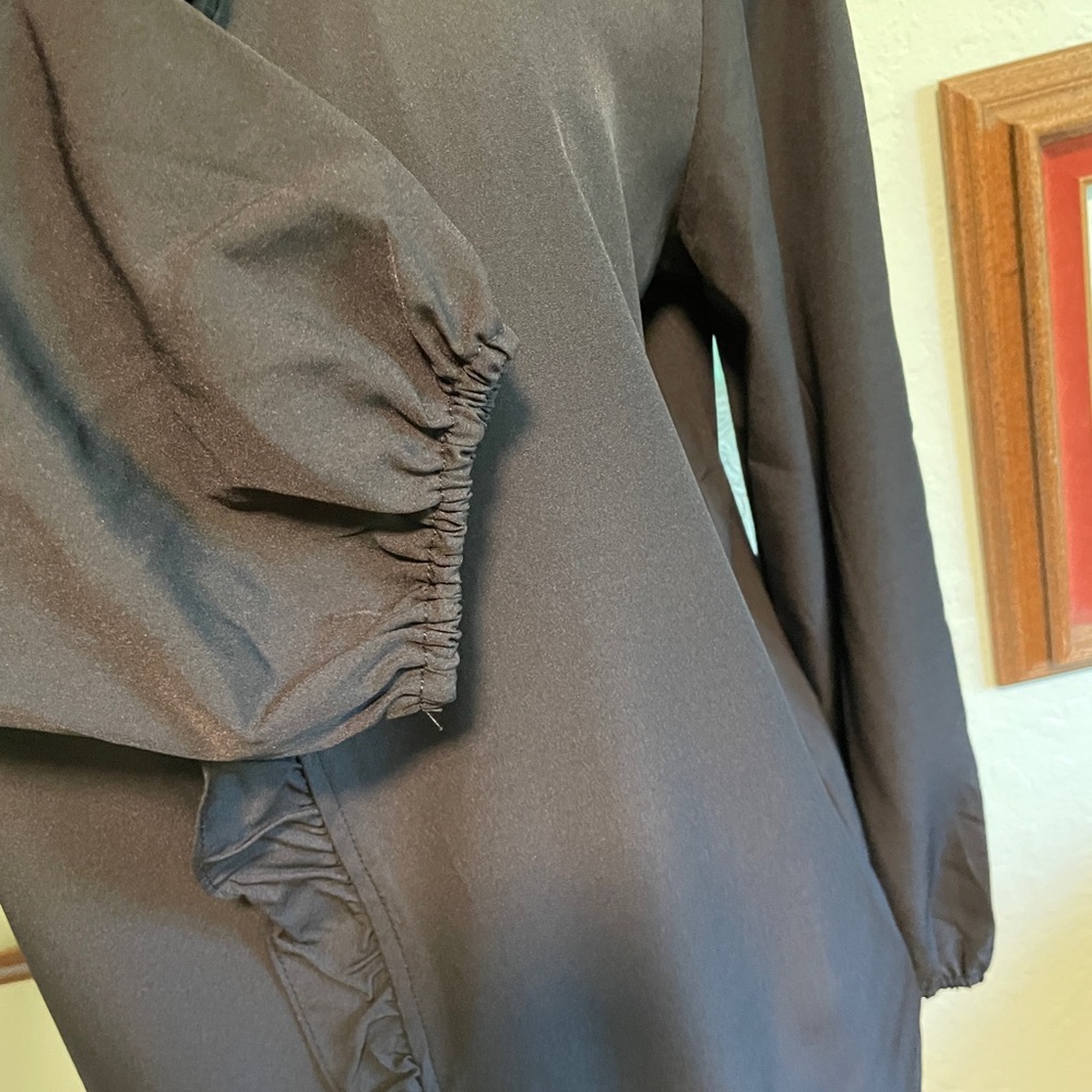 Vampire Ruffled Blouse - Picture 3 of 6